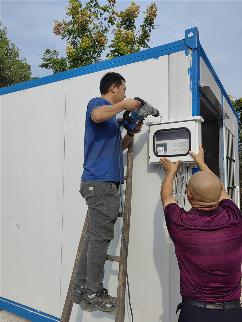 公磅無人值守掃碼過磅付款系統(tǒng)， 操作簡單，價格美麗， 司機朋友過磅操作便捷。